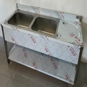 Fregadero con bastidor 1600 x 600 X
85H, 2 cubas derecha 500 X 400 X 300H escurridor izquierda Espesor
1.2mm - Imagen 1